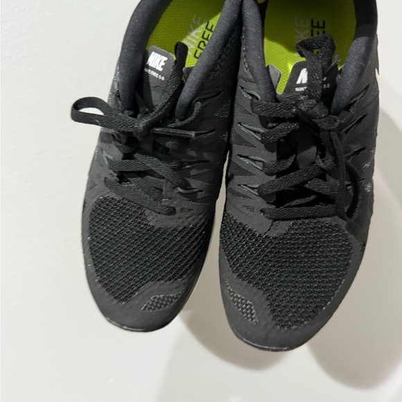 Nike Free 5.0 Women's Size 8 Running Shoes Black‎ & White G - Picture 2 of 8